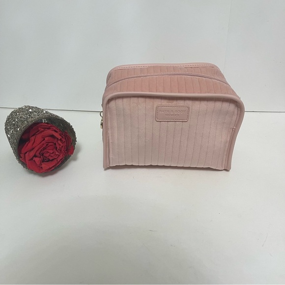 Bath & Body Works Pink Velvet Travel Toiletry Bag / Makeup Bag - Reemoly - Picture 2 of 11